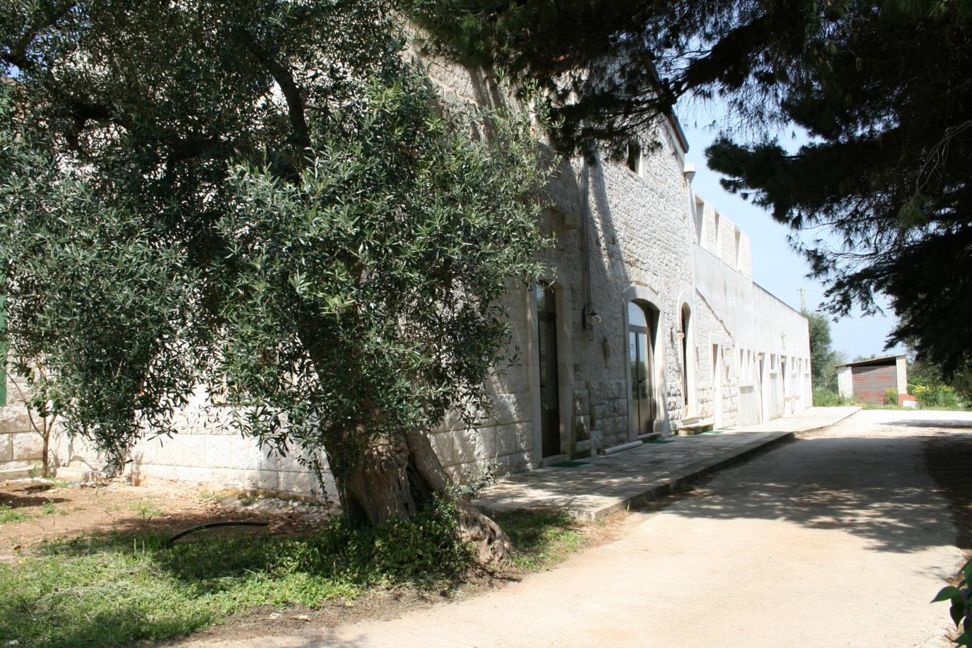 Masseria La Luna Nel Pozzo Castellana Grotte Exterior photo